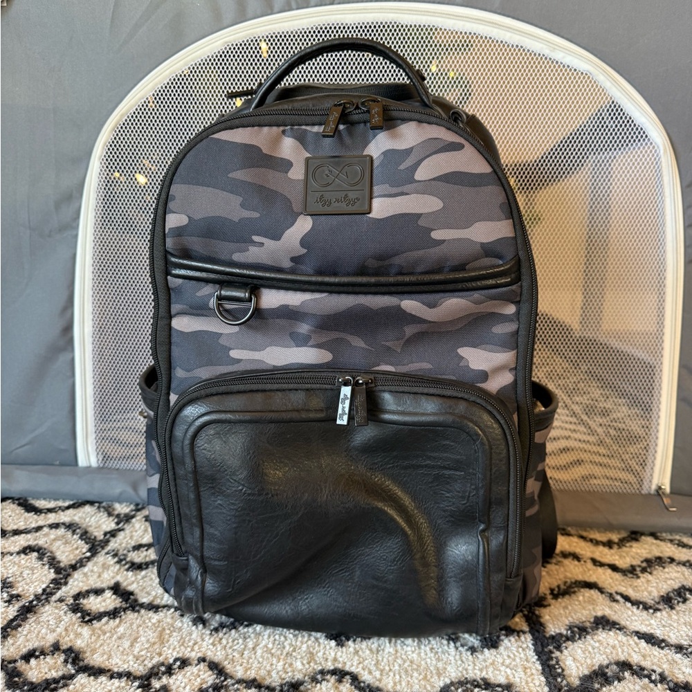 Itzy Ritzy Chelsea + Cole diaper bag